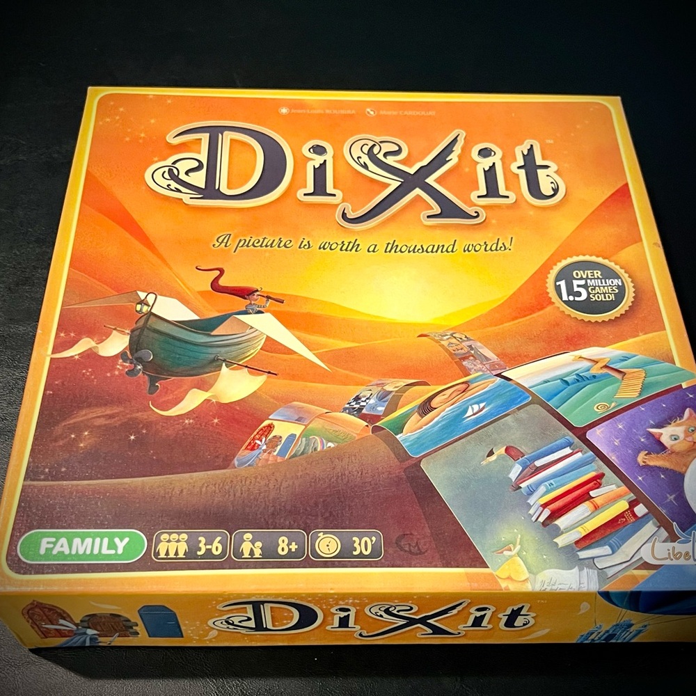 EUC Dixit: A picture is worth a thousand words! by Libellud (ages 8+)